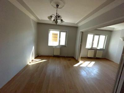 PINARHİSAR ÇARŞI PTT YANI KİRALIK 3+1 DAİRE ARAKAT:2