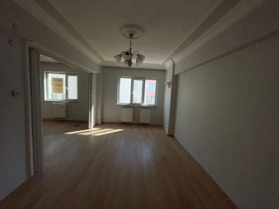 PINARHİSAR ÇARŞI PTT YANI KİRALIK 3+1 DAİRE ARAKAT:2