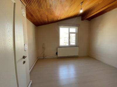 Pınarhisar Orta Mahalle'de Teraslı, Isı Yalıtımlı Kiralık 2+0 DAİRE